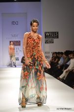 Model walk the ramp for Rajdeep Ranawat Show at Wills Lifestyle India Fashion Week 2012 day 5 on 10th Oct 2012 (78).JPG